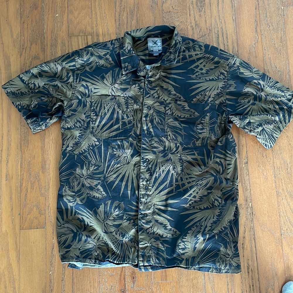 Vertx Jungle print button down